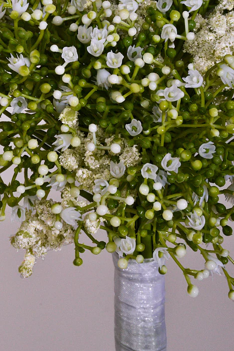 11" Plastic Gypso Bouquet White - Image 2