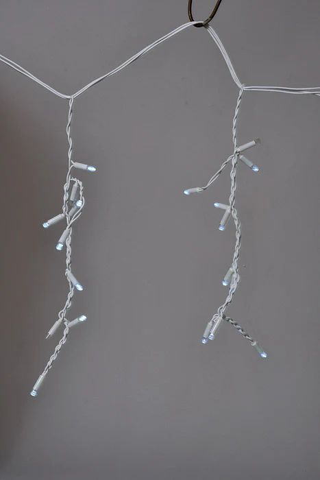 12Ft Twinkle Icicle Lights White - Image 2