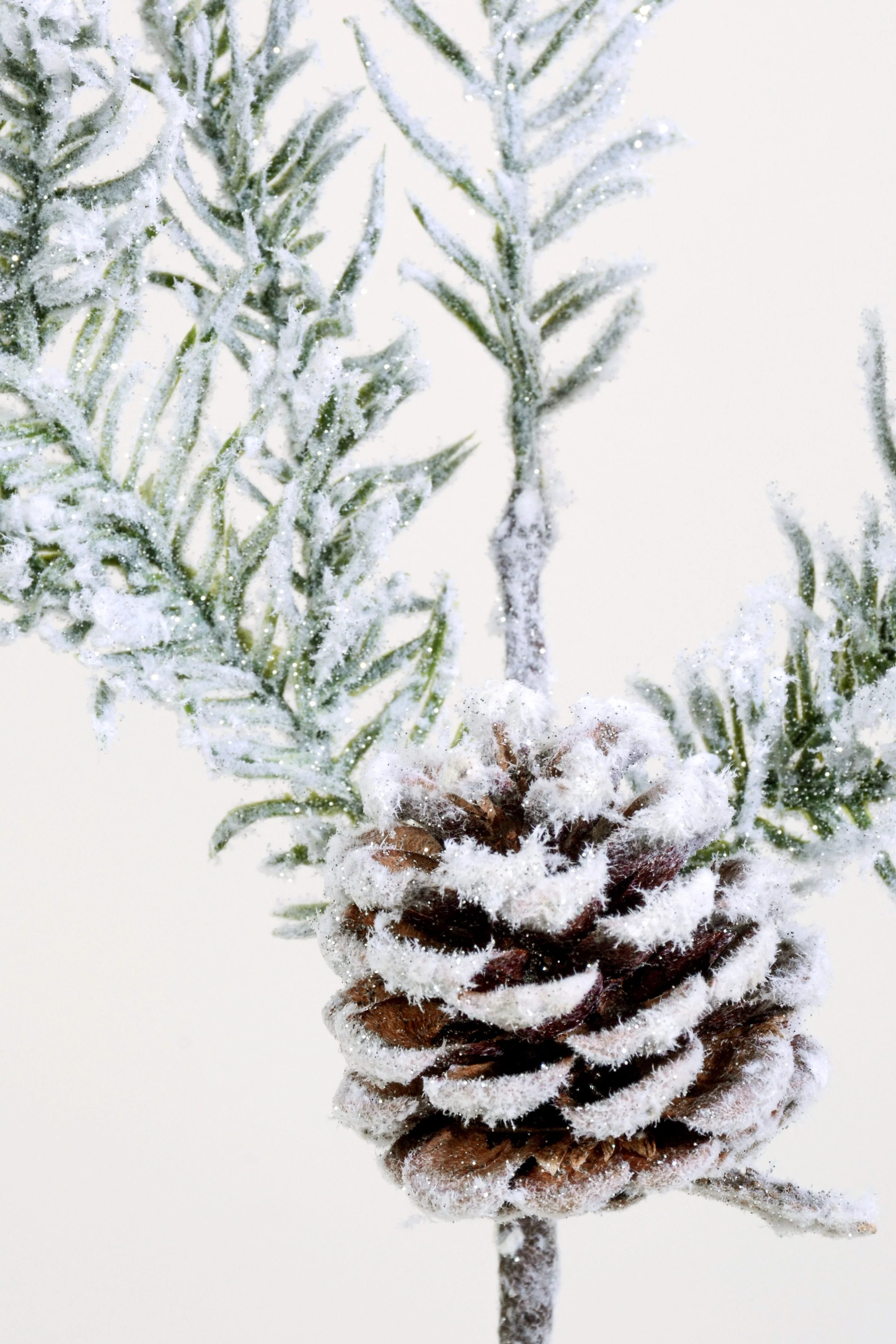 19" Snow Noble Fir Spray Green/White - Image 2