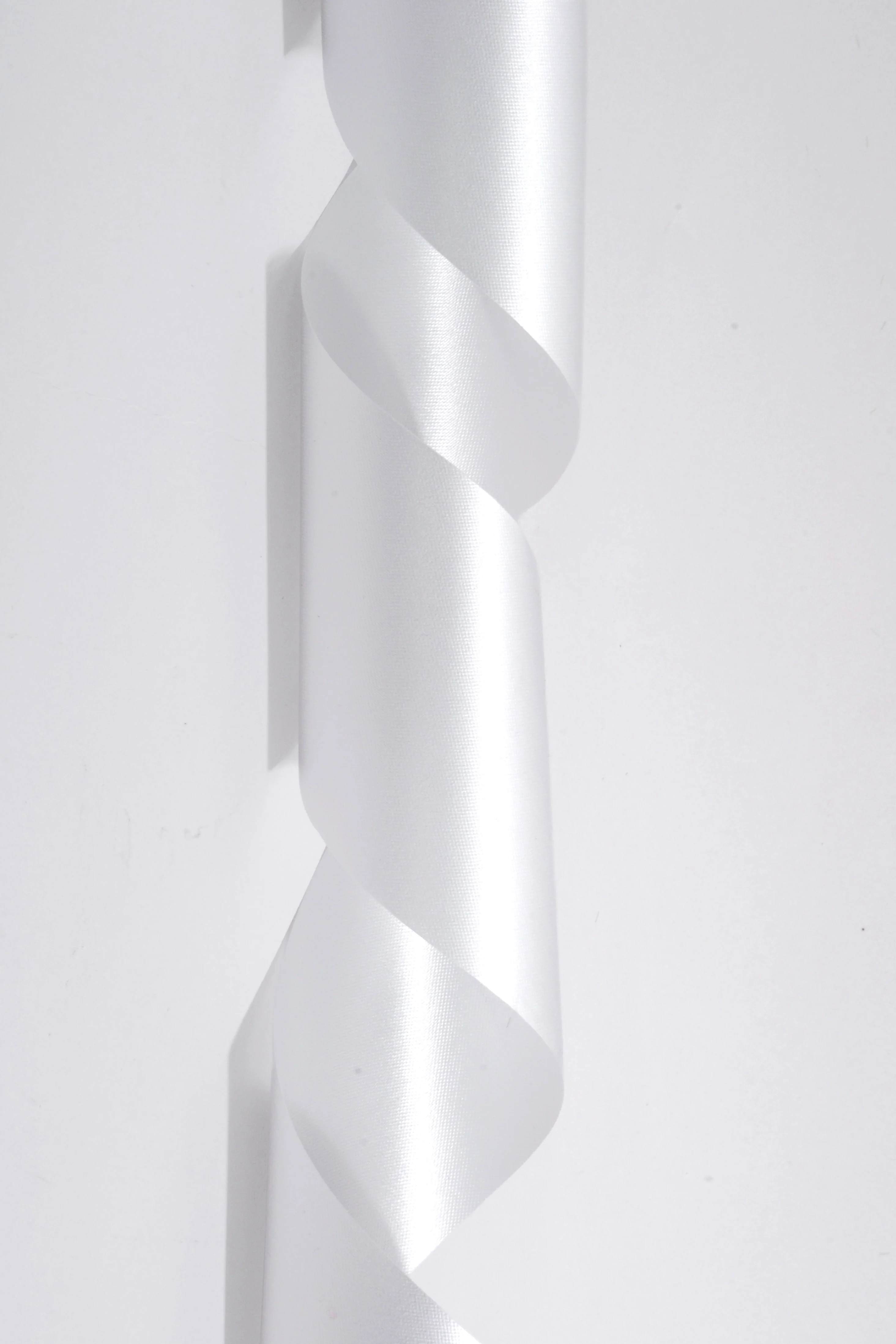 2.75" X 100 Yds Flora Satin Ribbon White - Image 2