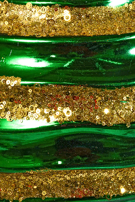 200Mm Plastic Ball with Glitter/Sequin Ornament Green/Gold - Image 2