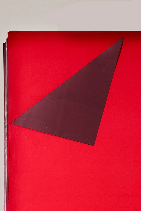 22.5" 2 Tone Waterproof Wrapping Paper Red/Burgundy Pkg/20 - Image 2