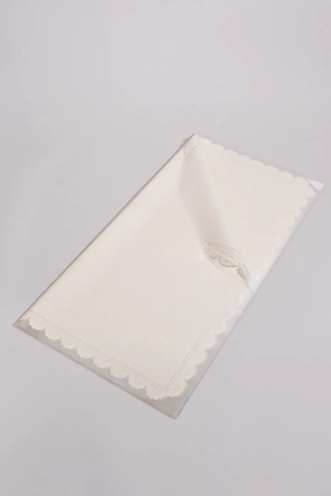 22.5" Flower Cellophane Wrap Paper White Pkg/20 - Image 2