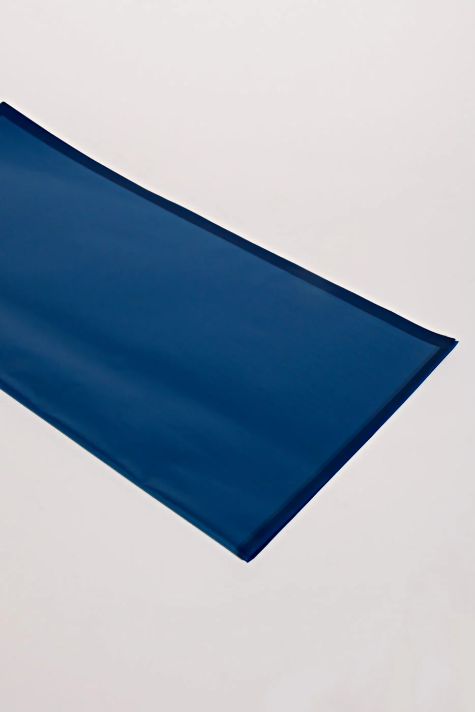22.5" Flower Wrapping Paper W/Edge Navy Blue Pkg/20 - Image 2