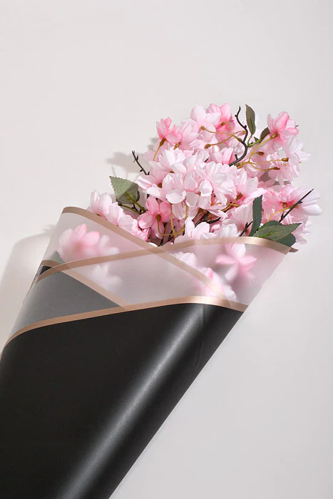 22.5" Gold Edge Flower Wrap Paper Black/White Pkg/20 - Image 2