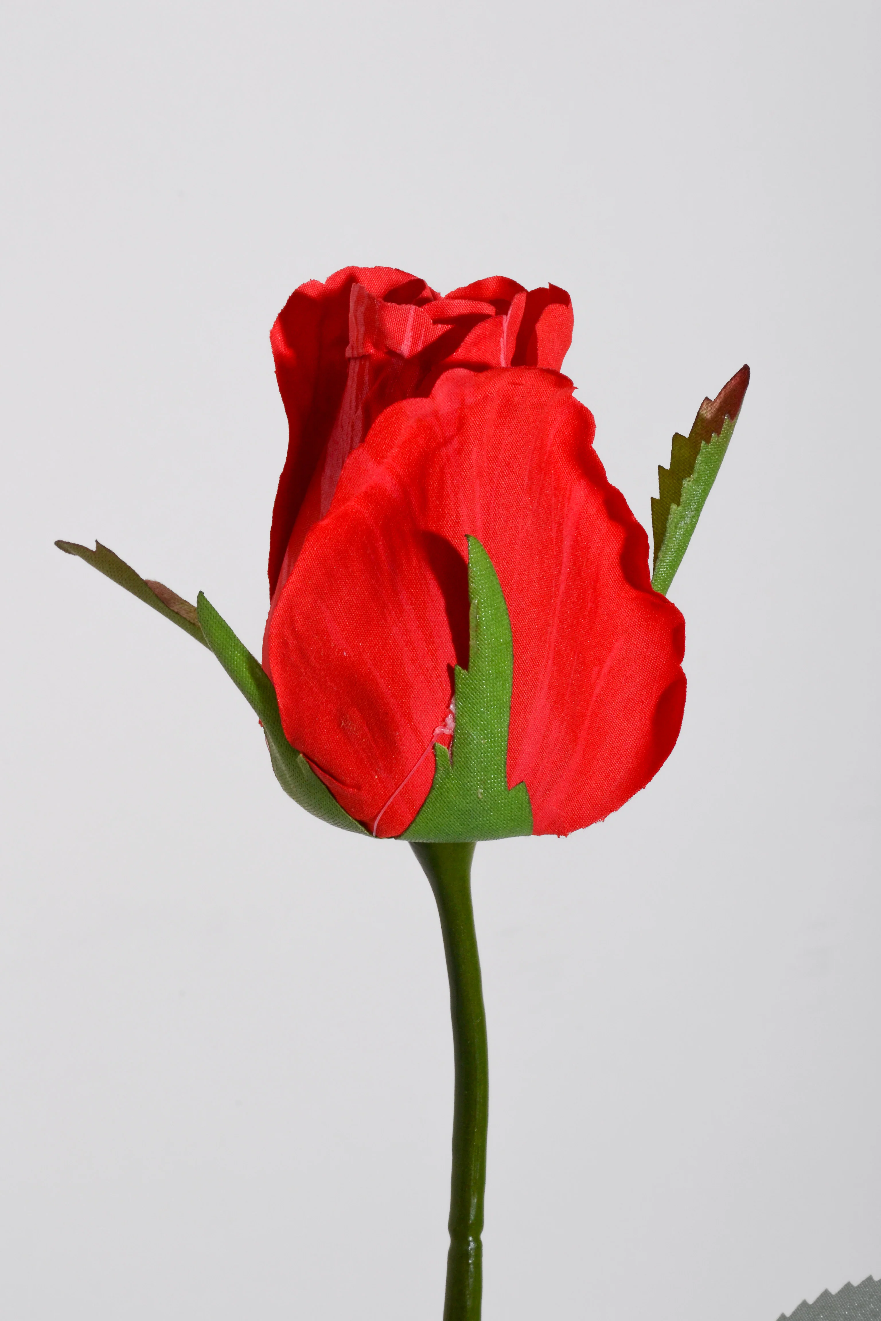 23.5" Silk Rose Bud Spray Red - Image 2