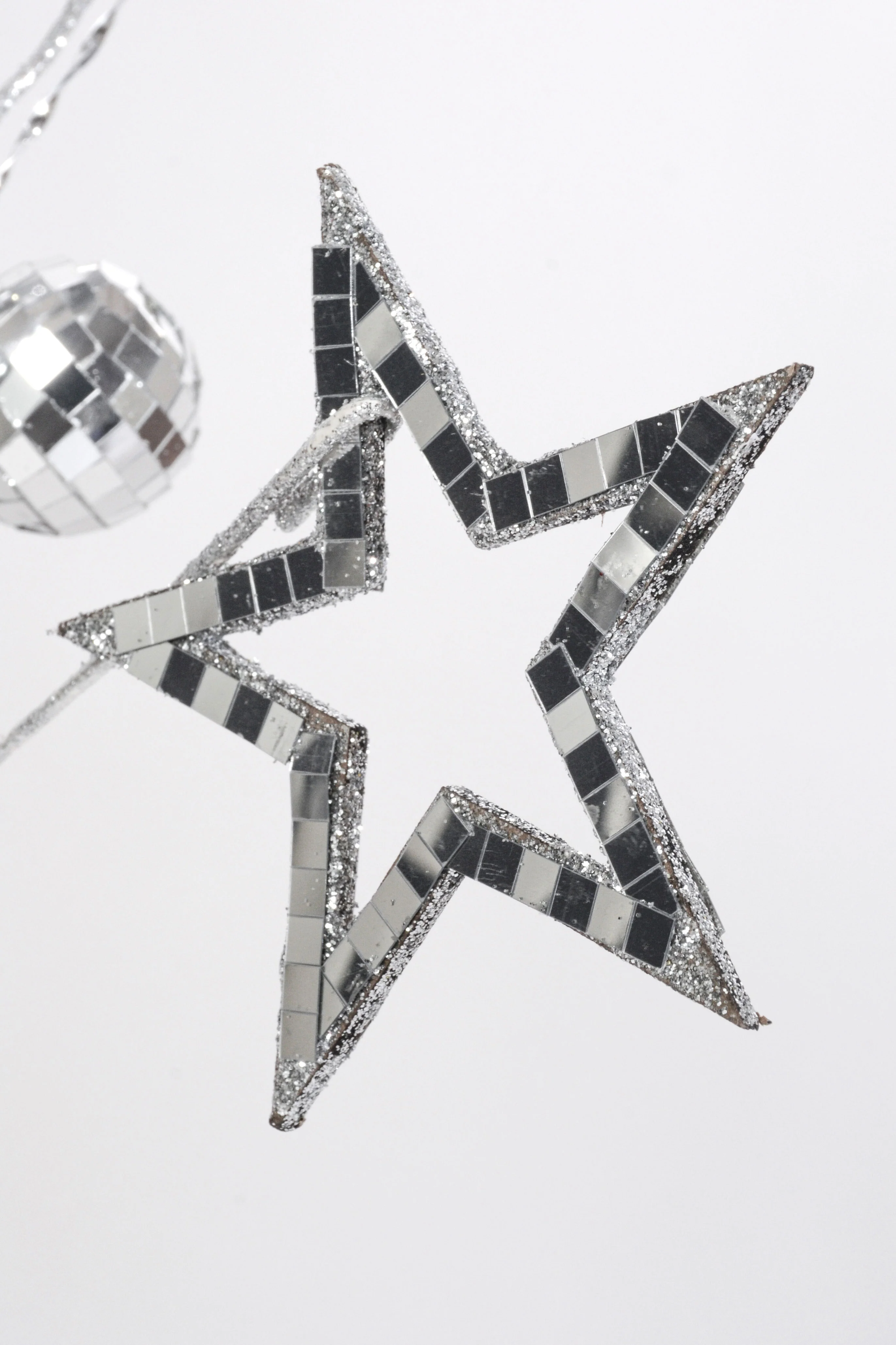 28" Mirrored Open Star With Ball Spray Shine Silver - Image 3