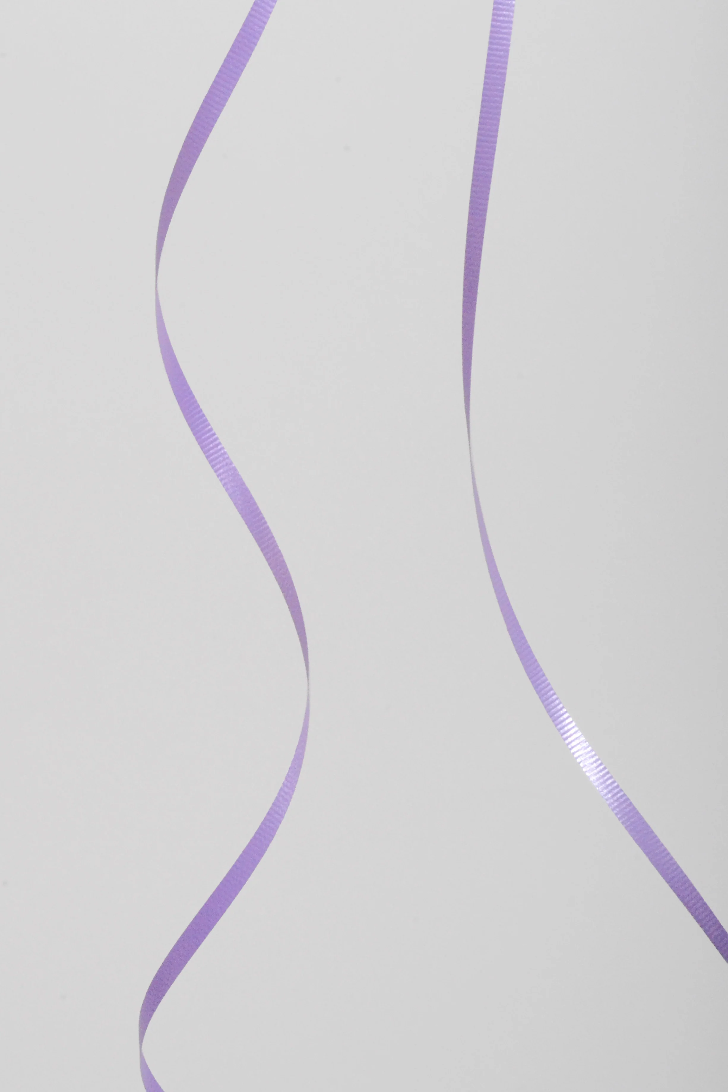 3/16" X 500Y Crimped Curling Ribbon Lavender - Image 2