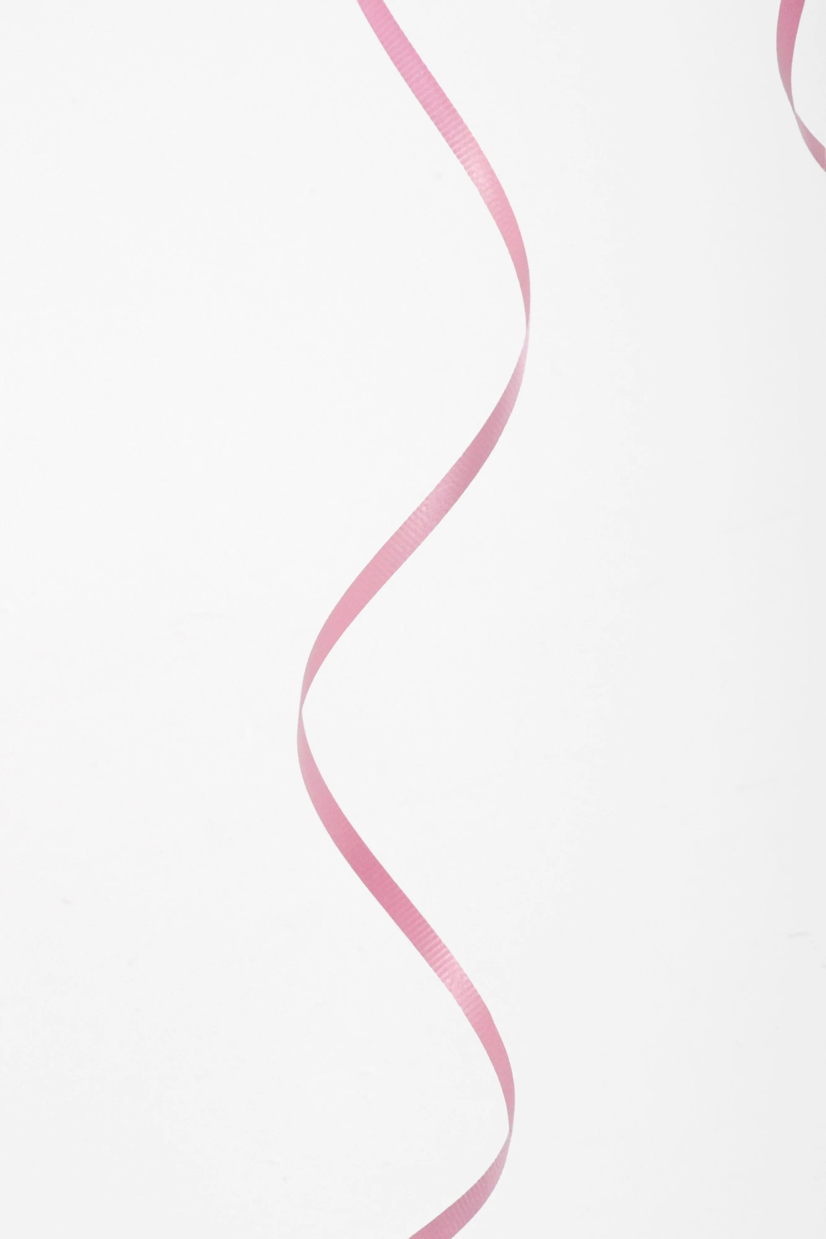 3/16" X 500Y Crimped Curling Ribbon Light Pink - Image 2