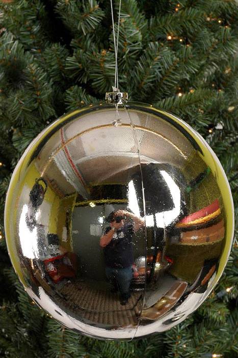 300mm Shiny Plastic Ball Silver