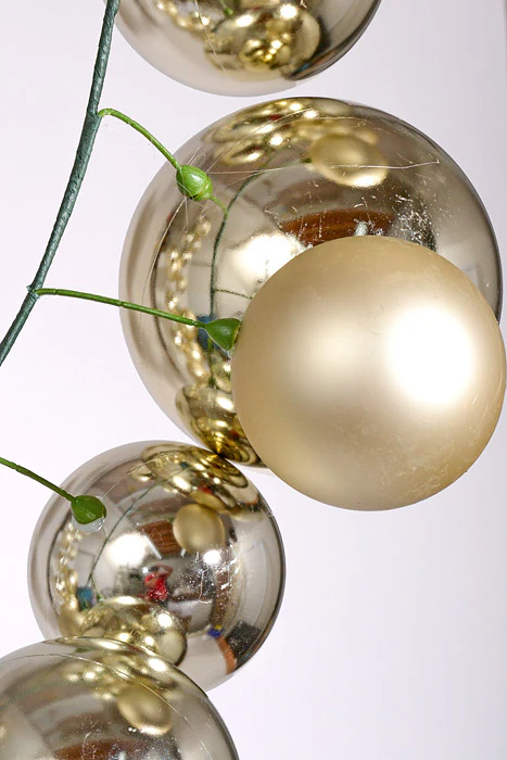 6Ft Plastic Shinny/Matte Ball Garland Champagne - Image 2