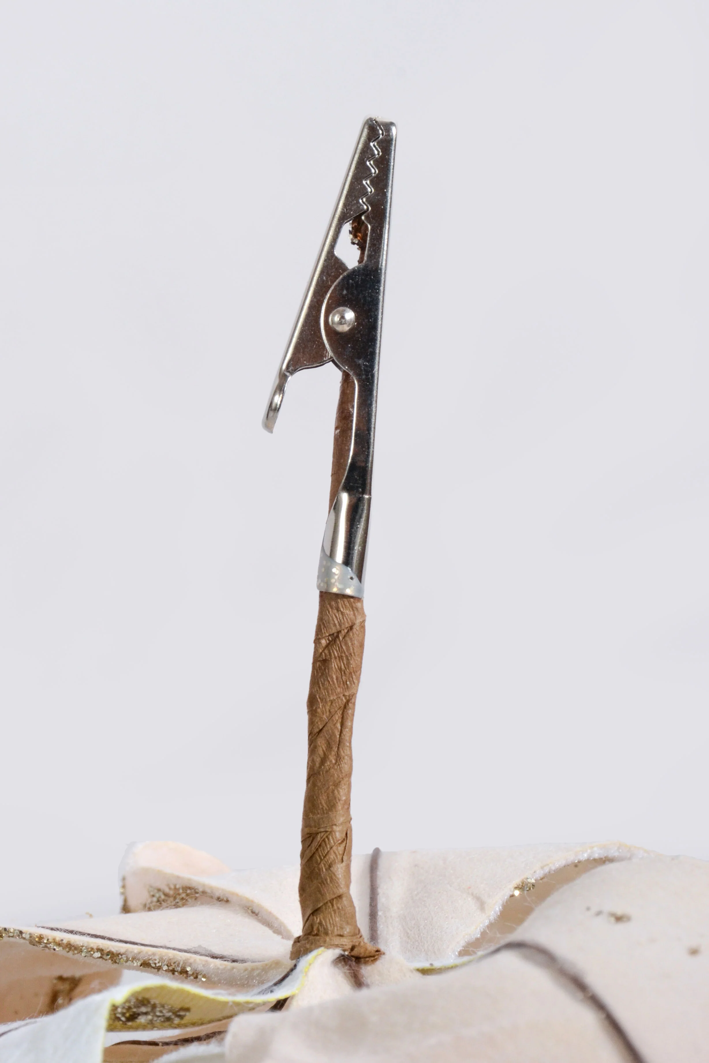 8" Magnolia Pick Gold - Image 4