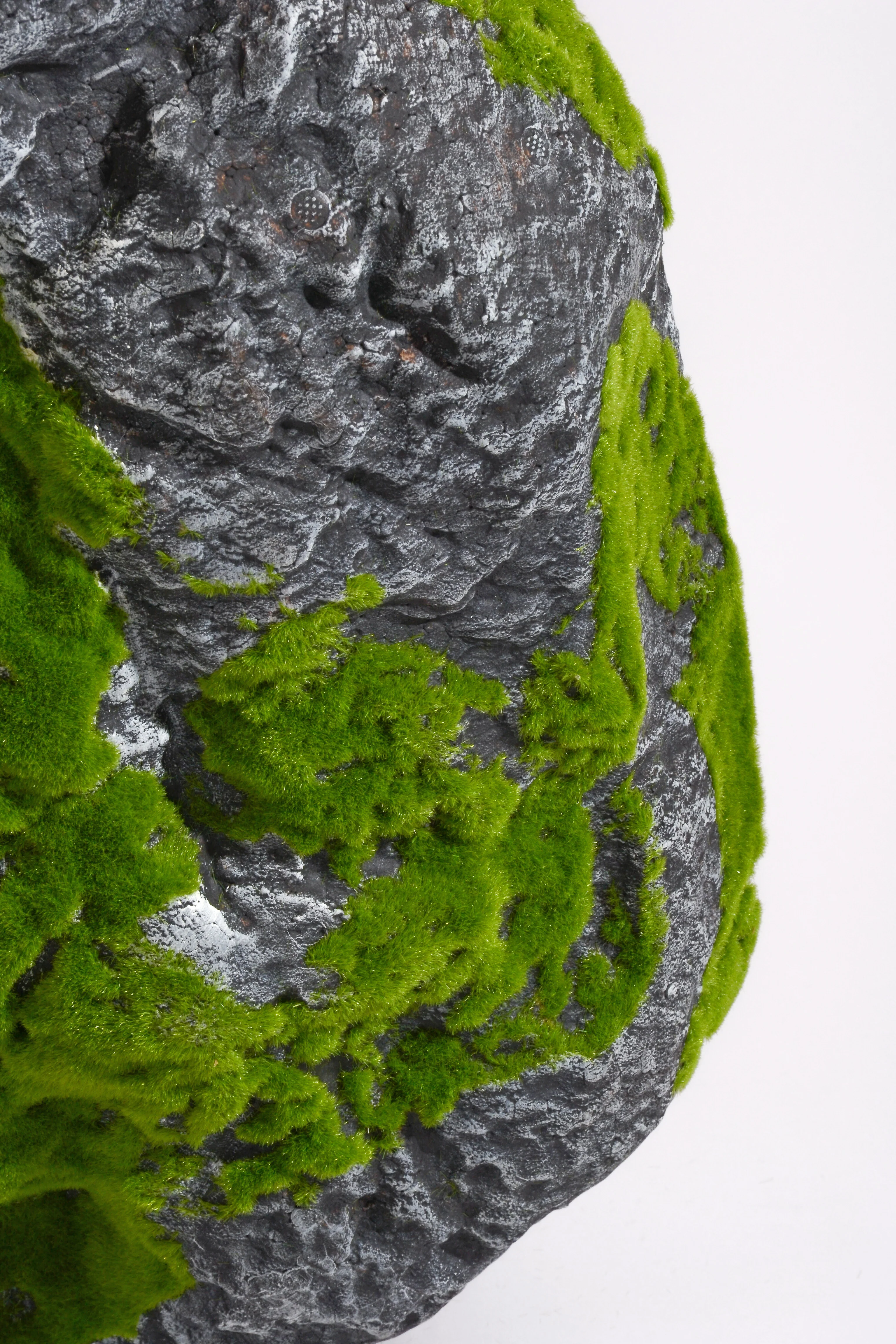8"x 13.75"x 19.5" Rock w/Moss Green - Image 2