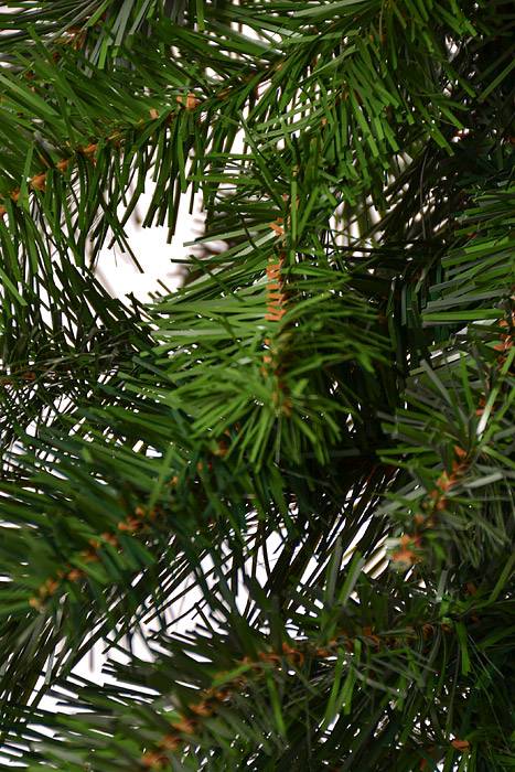 9ft X 14" Deluxe Evergreen Garland Green - Image 2