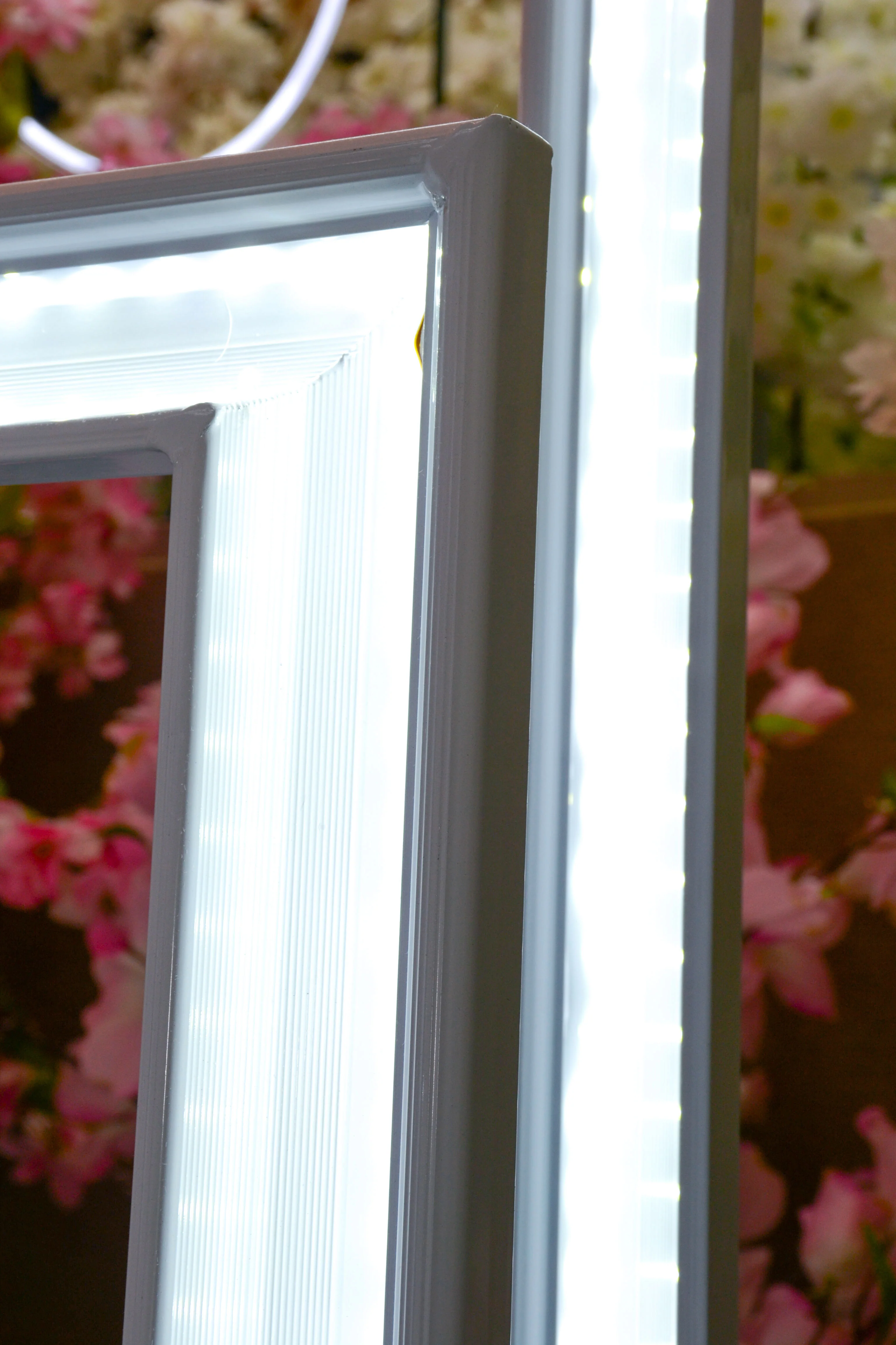 Backdrop Floating Frame Light White - Image 2