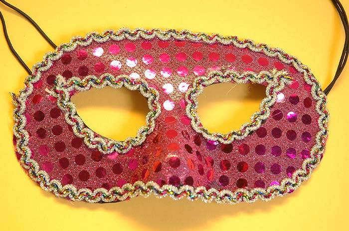 Pkg/12 Mask W/ Ribbon Edge Fuchsia - Image 2